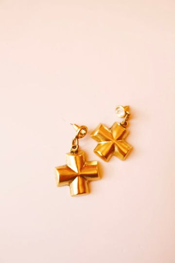 She's So Statement Earrings Cross Gold