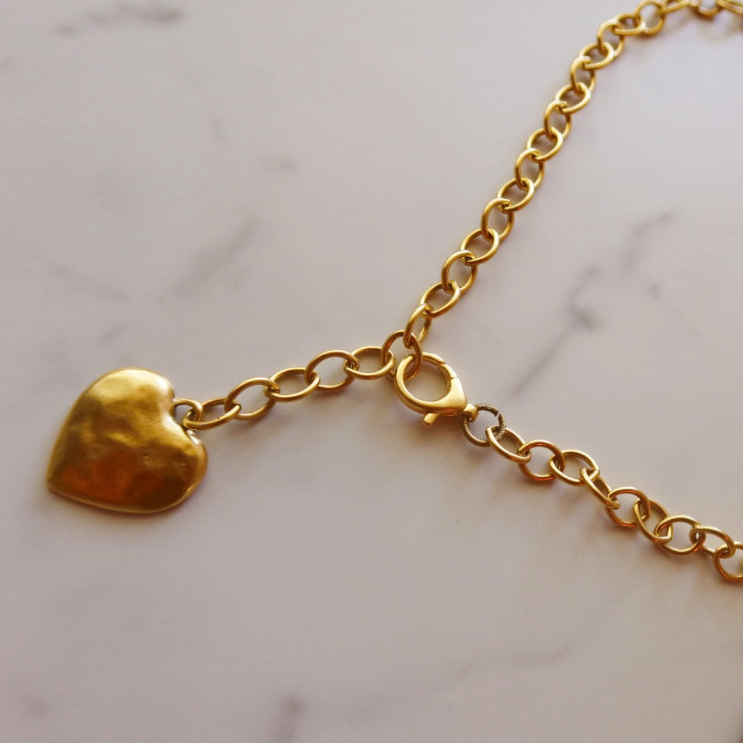 AWE Front Lock Heart Necklace Gold